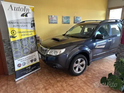 Usata Subaru Forester Trend 147 CV (108 kW) 2011 Grigio SUV