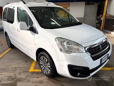 Usata Peugeot Partner Tepee Active 99 CV (72 kW) 2016 Bianco Monovolume