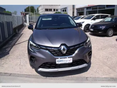 Usata Renault Captur 101 CV (74 kW) 2023 Grigio SUV