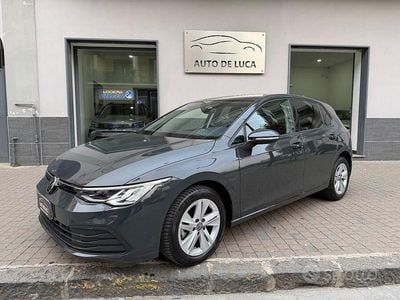 Usata VW Golf VIII Life 116 CV (85 kW) 2023 Grigio Berlina