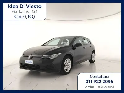 Usata VW Golf VIII Life 110 CV (80 kW) 2024 Grenadill black metallizzato Berlina