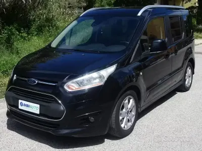 Begagnad Ford Tourneo Connect Titanium 116 HK (85 kW) 2014 Svart Minibuss