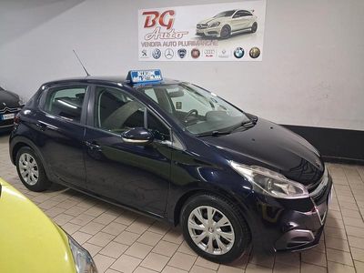 Usata Peugeot 208 67 CV (49 kW) 2015 Blu Utilitaria