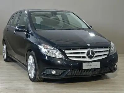 Usata Mercedes B180 Premium 109 CV (80 kW) 2012 Nero Utilitaria