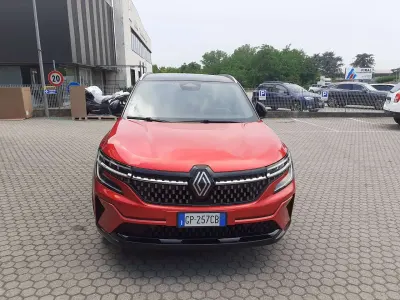 Usata Renault Austral Iconic 131 CV (96 kW) 2023 Rosso SUV