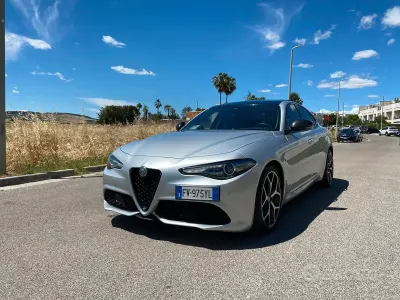 Usata Alfa Romeo Giulia 190 CV (139 kW) 2019 Grigio Berlina