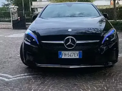 Usata Mercedes 180 109 CV (80 kW) 2017 Nero Berlina