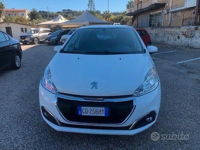 Usata Peugeot 208 Active 102 CV (75 kW) 2020 Bianco Utilitaria