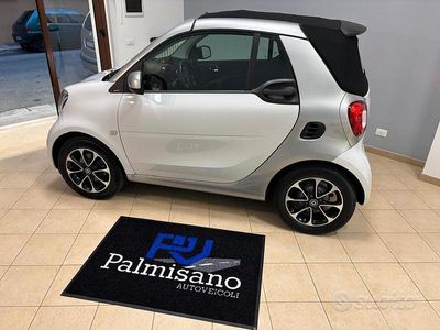 Usado Smart ForTwo Cabrio Passion 71 CV (52 kW) 2017 Blanco Descapotable