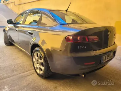 Usata Alfa Romeo 159 140 CV (102 kW) 2009 Grigio Berlina