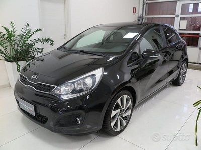 Usata Kia Rio 75 CV (55 kW) 2015 Nero Berlina