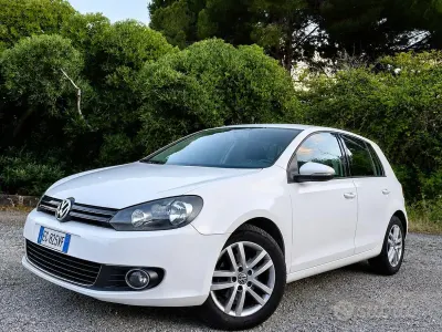 Usata VW Golf VI Highline 105 CV (77 kW) 2011 Bianco Utilitaria
