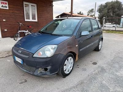 Usata Ford Fiesta 68 CV (50 kW) 2006 Grigio Utilitaria