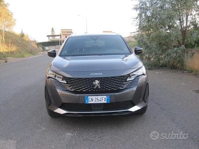 Usata Peugeot 5008 Allure 130 CV (95 kW) 2023 Grigio SUV