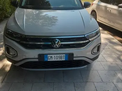 Usata VW T-Roc Style 110 CV (80 kW) 2023 Beige SUV