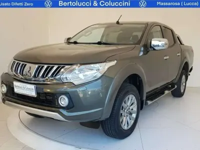 Usata Mitsubishi L200 Intense 154 CV (113 kW) 2017 Grigio metallizzato Pick-up