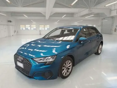 Usata Audi A3 Business 116 CV (85 kW) 2022 Blu Berlina