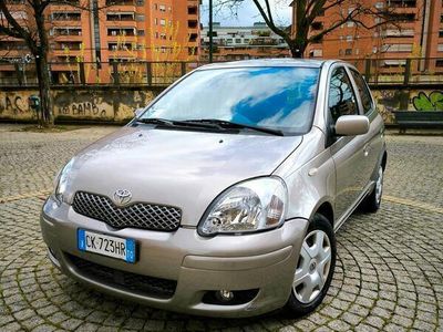 usata Toyota Yaris 1.0i 16V cat 5 porte Sol