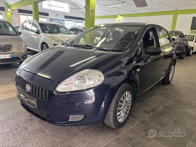 Usata Fiat Grande Punto 74 CV (54 kW) 2013 Blu Utilitaria