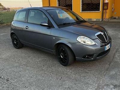 Usata Lancia Ypsilon 60 CV (44 kW) 2007 Grigio Utilitaria