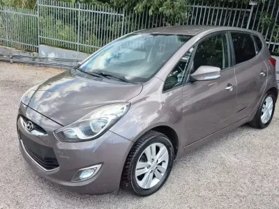 Usata Hyundai ix20 Comfort 90 CV (66 kW) 2013 Marrone Utilitaria