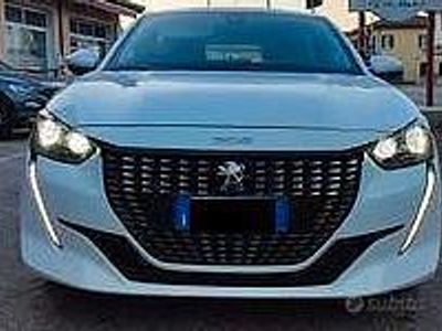 Usata Peugeot 208 102 CV (75 kW) 2022 Utilitaria