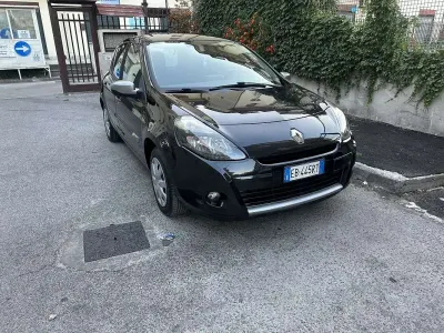 Usata Renault Clio II 75 CV (55 kW) 2010 Berlina