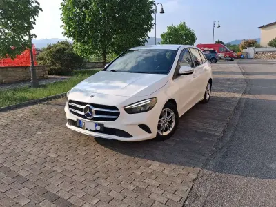 Usata Mercedes B180 Premium 136 CV (100 kW) 2019 Bianco Monovolume