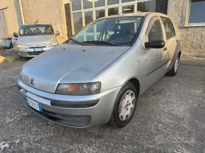Usata Fiat Punto 60 CV (44 kW) 2003 Grigio Utilitaria