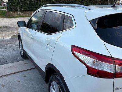 Usata Nissan Qashqai Tekna 110 CV (80 kW) 2015 Bianco SUV
