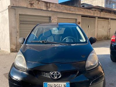 Usata Toyota Aygo 68 CV (50 kW) 2009 Nero Utilitaria