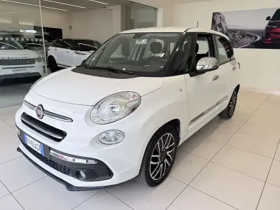 Begagnad Fiat 500L Lounge 95 HK (69 kW) 2019 Vit Minibuss