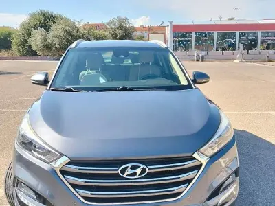 Usata Hyundai Tucson Xpossible 116 CV (85 kW) 2016 Grigio SUV