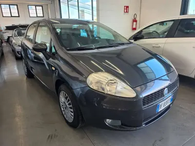 Usata Fiat Grande Punto Active 65 CV (47 kW) 2007 Grigio Utilitaria