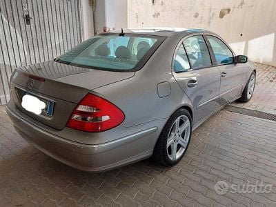 Grigio Usata 2005 Mercedes E280 Avantgarde Berlina | 8499 € (Molto cara)