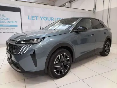 Usata Peugeot 3008 Allure 136 CV (100 kW) 2025 Metallisee vernis bleu ingaro SUV