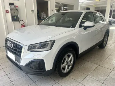 Usata Audi Q2 Business 116 CV (85 kW) 2023 Bianco pastello SUV