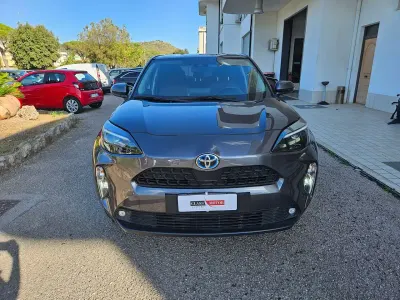 Usata Toyota Yaris Cross Business Edition 92 CV (67 kW) 2022 Grigio SUV