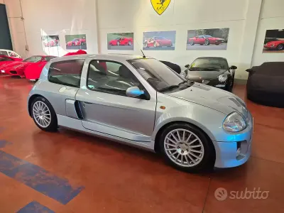 Brugt Renault Clio II 226 HK (166 kW) 2002 Grå Sedan