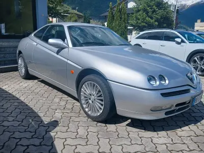 Second-hand Alfa Romeo GTV 144 CP (105 kW) 1999 Gri Coupe