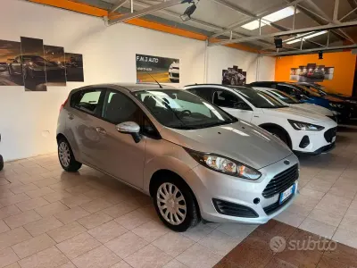 Usata Ford Fiesta Titanium 60 CV (44 kW) 2013 Grigio Berlina