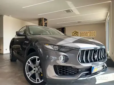 Begagnad Maserati Levante GranLusso 275 HK (202 kW) 2019 Grå SUV