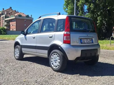 Occasion Fiat Panda 4x4 Climbing 60 ch (44 kW) 2006 Argent Citadine
