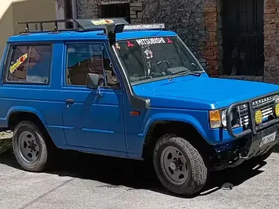 Usata Mitsubishi Pajero 84 CV (61 kW) 1988 Bluazzurro SUV