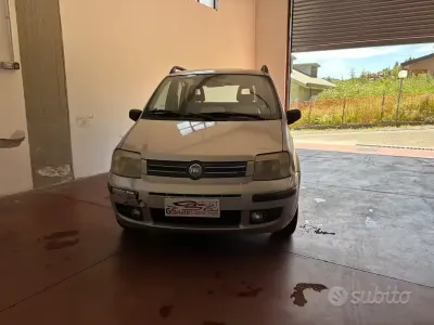 Usata Fiat Panda Emotion 60 CV (44 kW) 2005 Grigio Utilitaria
