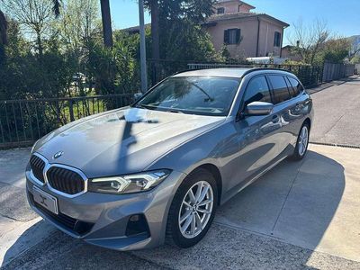 Usata BMW 318 150 CV (110 kW) 2023 Grigio Station wagon