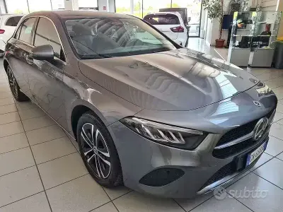 Usata Mercedes A250 Advanced 163 CV (119 kW) 2023 Grigio Berlina
