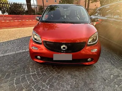Usata Smart ForFour 75 CV (55 kW) 2017 Rosso Utilitaria