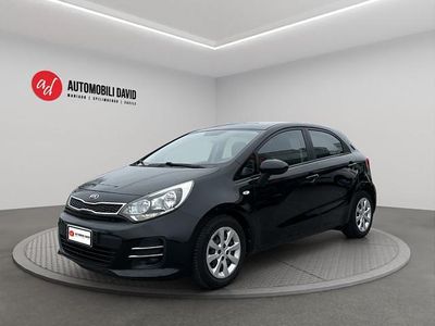 Usata Kia Rio City 84 CV (61 kW) 2016 Nero Berlina