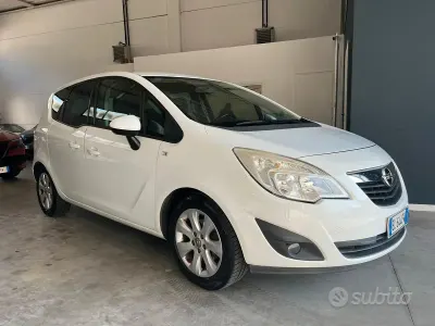 Usata Opel Meriva 101 CV (74 kW) 2011 Bianco Monovolume